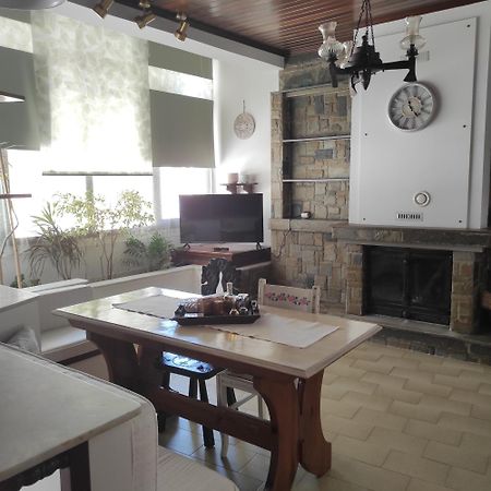 Appartement Johnny'S Loft à Agrinio Extérieur photo