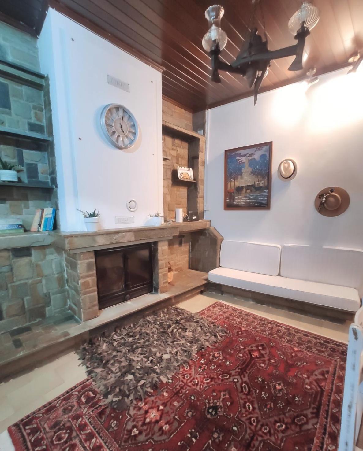 Appartement Johnny'S Loft à Agrinio Extérieur photo